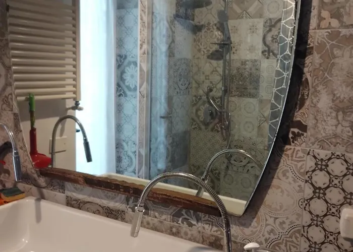 Monolocale, 10' Dal Centro, Dall'aeroporto, Con Patio Esterno