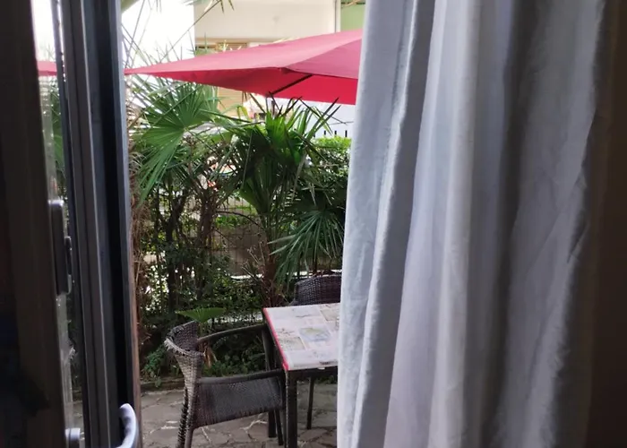 Monolocale, 10' Dal Centro, Dall'aeroporto, Con Patio Esterno