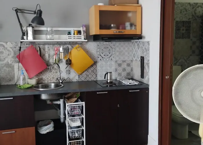 Monolocale, 10' Dal Centro, Dall'aeroporto, Con Patio Esterno