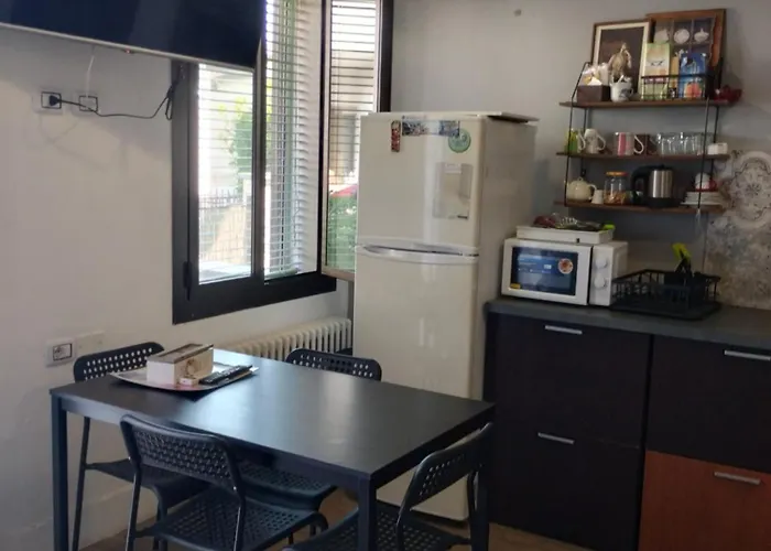 Monolocale, 10' Dal Centro, Dall'aeroporto, Con Patio Esterno *